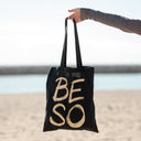 BOLSA TOTTE BROCHAZOS TEJIDO GRUESO