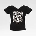 CAMISETA #NOHAYVERANOSINBESO CUELLO PICO